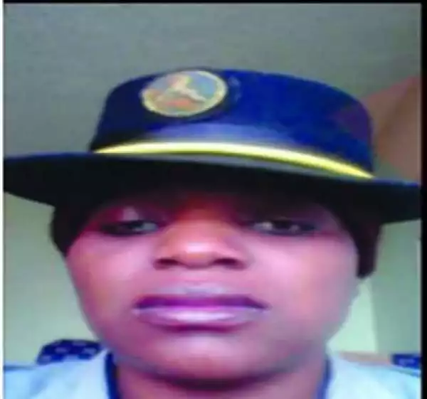 Married Policewoman Disgraced After She was Caught Having S*x with a Man (Photo)
